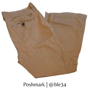 Men’s 33x30 American Eagle Original Straight Chino Khakis